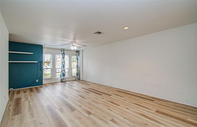 5800 Lumberdale Road 113, Houston, TX 77092