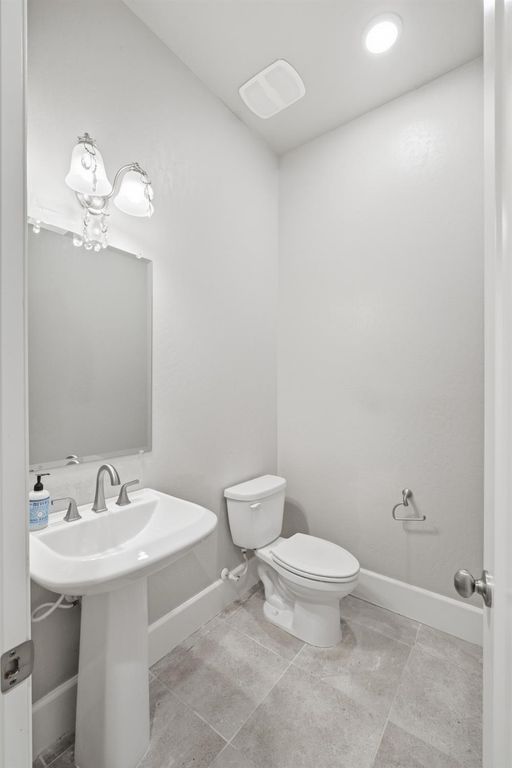 Image 19 of property listing at 602 Pinnacle Drive W, Madera, CA 93636