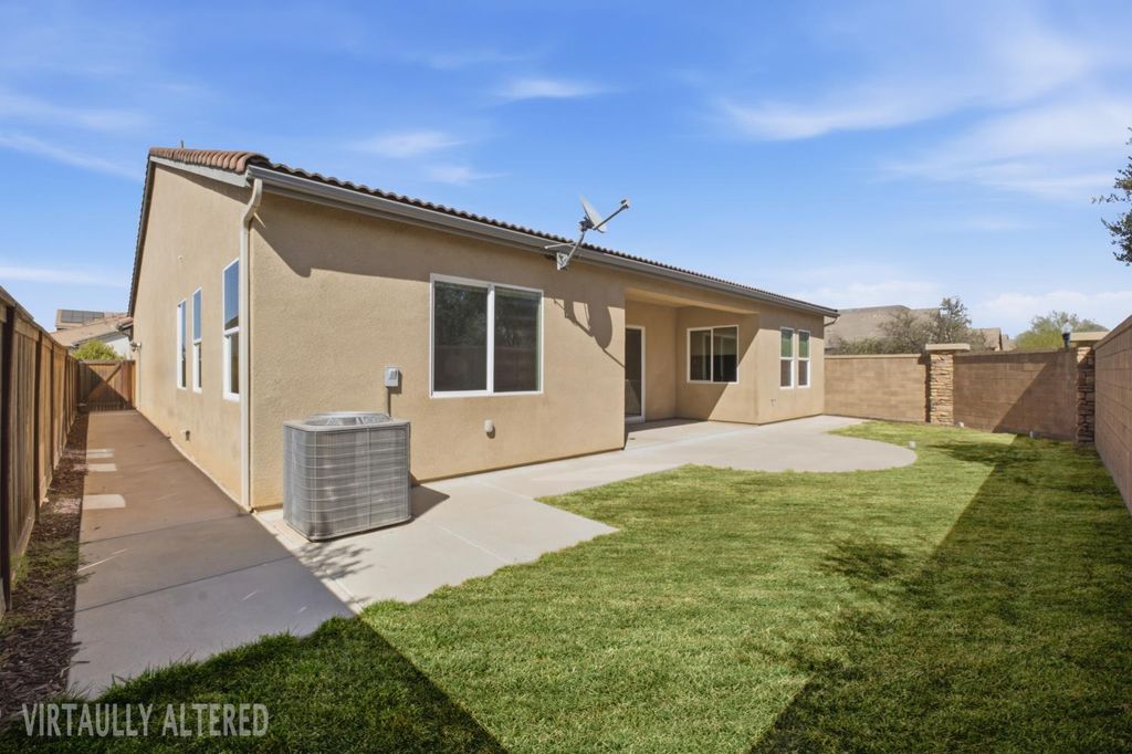 Image 39 of property listing at 602 Pinnacle Drive W, Madera, CA 93636