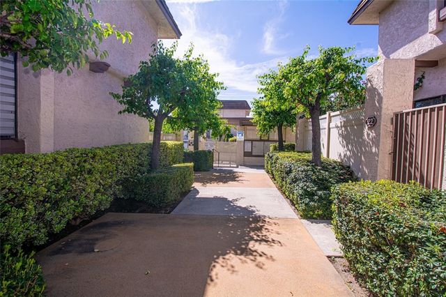 848 W Huntington Drive 28, Arcadia, CA 91007