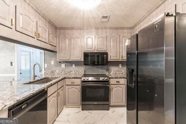 104 Turtle Dove Court, Warner Robins, GA 31088