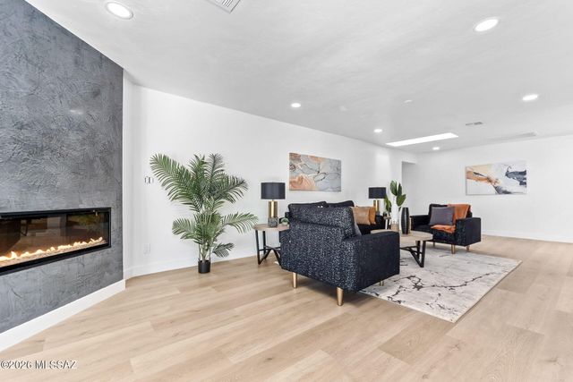 4905 N Craycroft Road, Tucson, AZ 85718