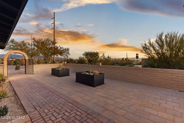 4905 N Craycroft Road, Tucson, AZ 85718