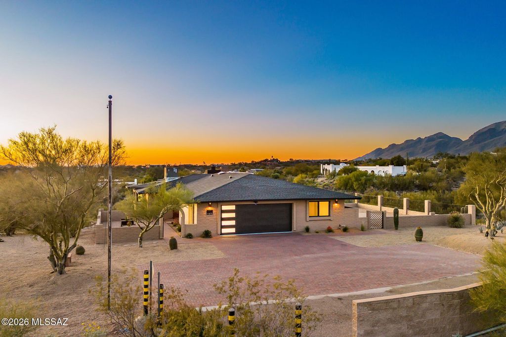 4905 N Craycroft Road, Tucson, AZ 85718