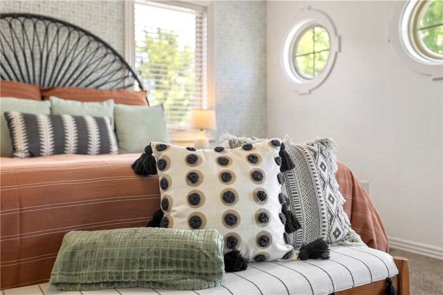 619 N Rupple Road, Fayetteville, AR 72704