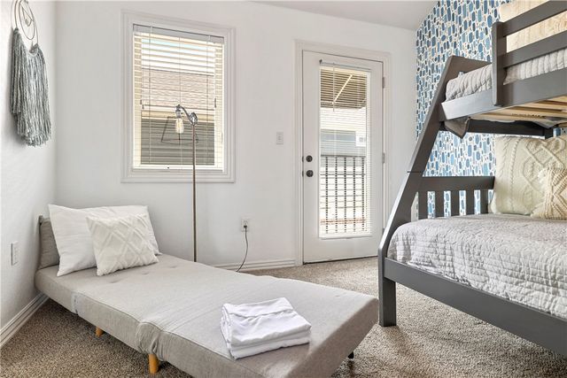 619 N Rupple Road, Fayetteville, AR 72704