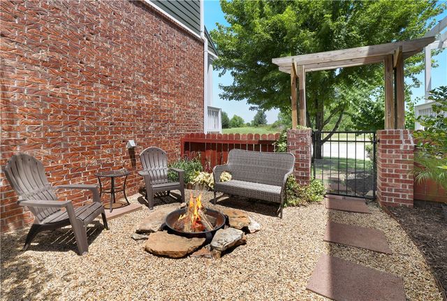 619 N Rupple Road, Fayetteville, AR 72704