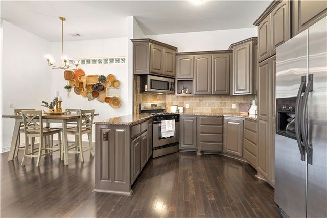 619 N Rupple Road, Fayetteville, AR 72704