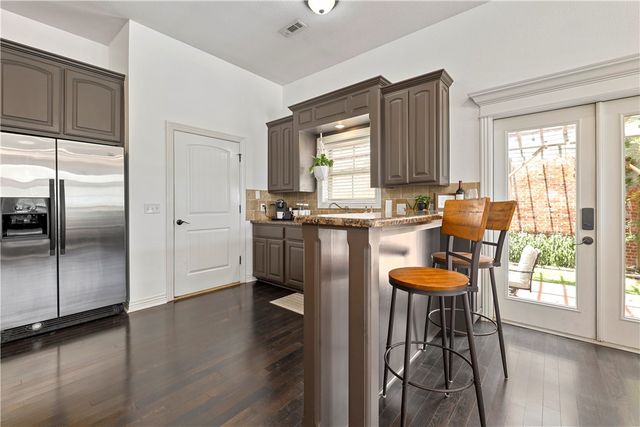 619 N Rupple Road, Fayetteville, AR 72704