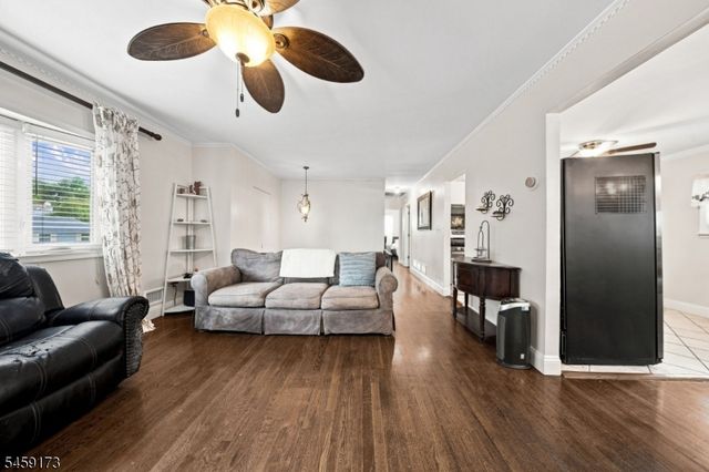 9 Arthur Ter, Hackettstown Town, NJ 07840