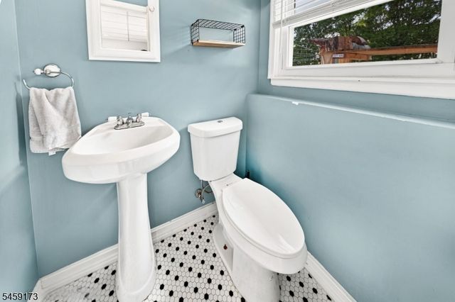 9 Arthur Ter, Hackettstown Town, NJ 07840