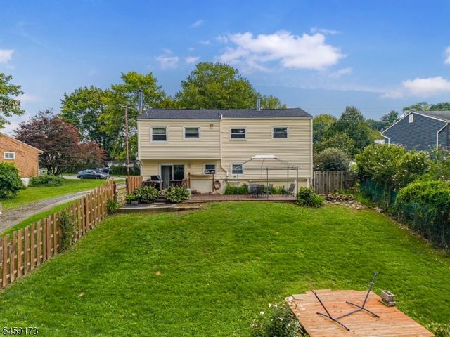 9 Arthur Ter, Hackettstown Town, NJ 07840