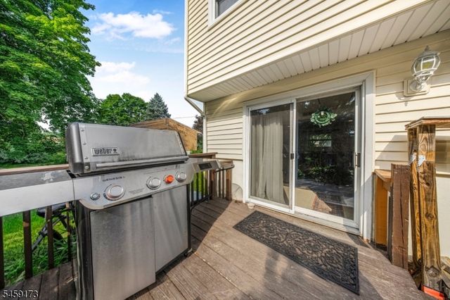 9 Arthur Ter, Hackettstown Town, NJ 07840