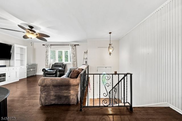 9 Arthur Ter, Hackettstown Town, NJ 07840