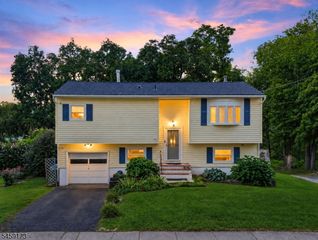 9 Arthur Ter, Hackettstown Town, NJ 07840