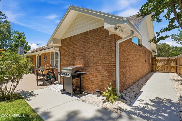 7388 SECRET WOODS Drive, Jacksonville, FL 32216