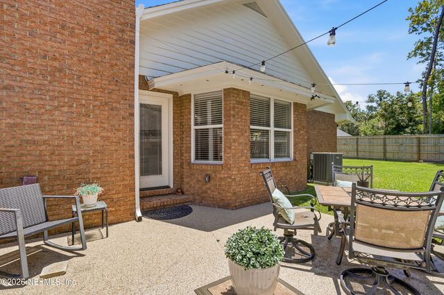 7388 SECRET WOODS Drive, Jacksonville, FL 32216