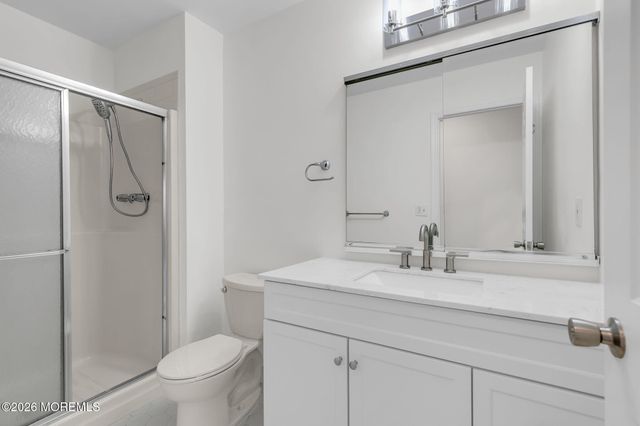 89 Oak Lane, Eatontown, NJ 07724