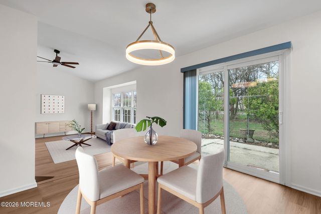 89 Oak Lane, Eatontown, NJ 07724