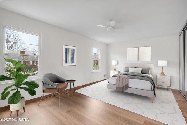 89 Oak Lane, Eatontown, NJ 07724