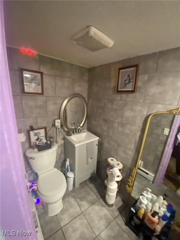 2140 18th Street SW, Akron, OH 44314