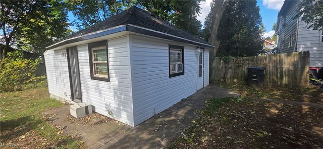 2140 18th Street SW, Akron, OH 44314