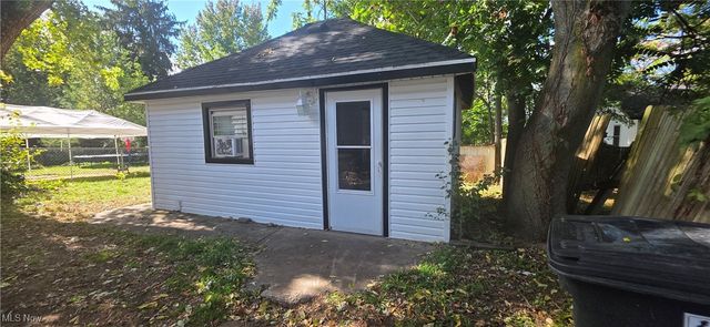 2140 18th Street SW, Akron, OH 44314