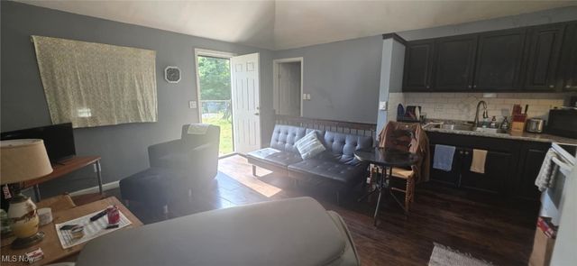 2140 18th Street SW, Akron, OH 44314