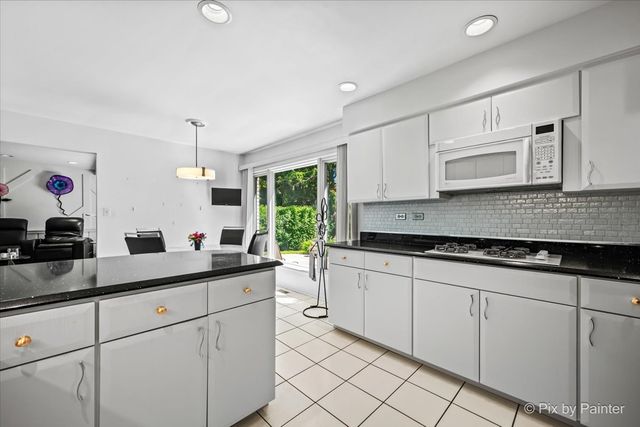 3935 Michael Lane, Glenview, IL 60026