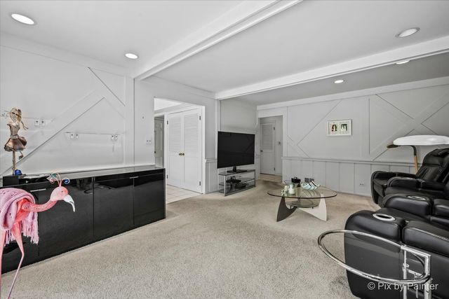 3935 Michael Lane, Glenview, IL 60026