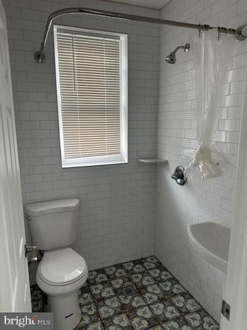 1771 N DOVER ST, Philadelphia, PA 19121