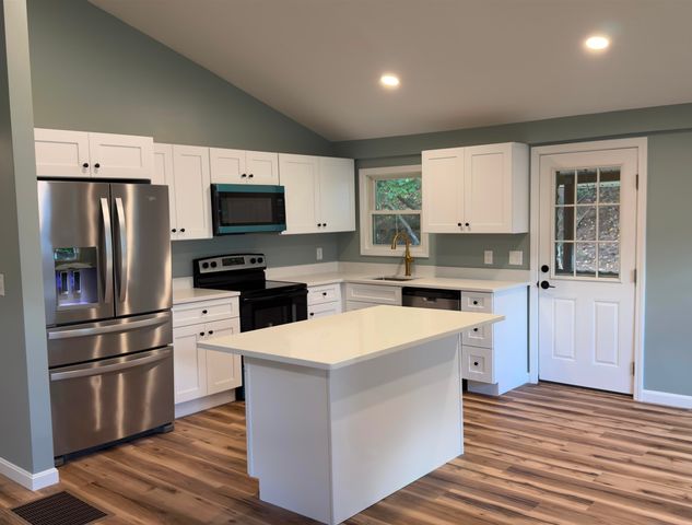 121 Moose Club Park Road, Goffstown, NH 03045