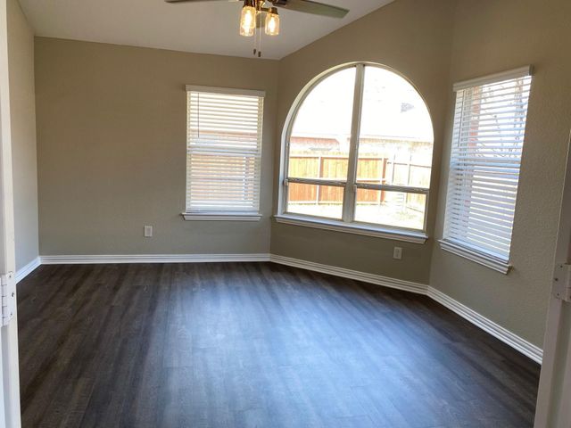 1813 Glen Aerie Lane, Corinth, TX 76210