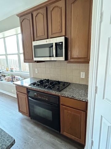 1813 Glen Aerie Lane, Corinth, TX 76210