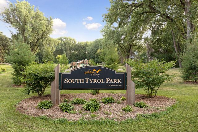 1420 Alpine Pass, Golden Valley, MN 55416