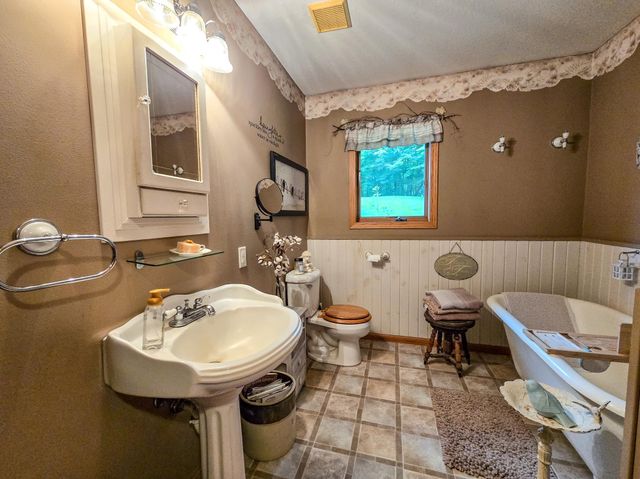 1380 90th Street SW, Alexandria, MN 56308