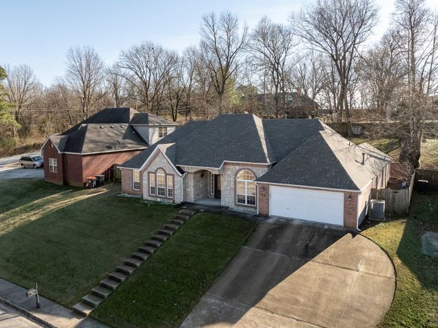 507 E Andrew Avenue, Springdale, AR 72764