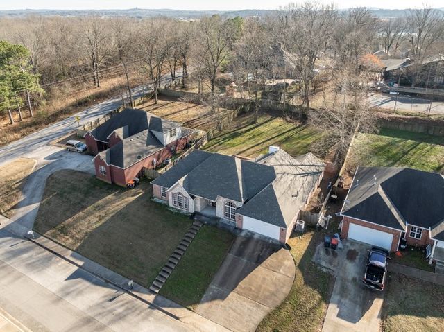 507 E Andrew Avenue, Springdale, AR 72764