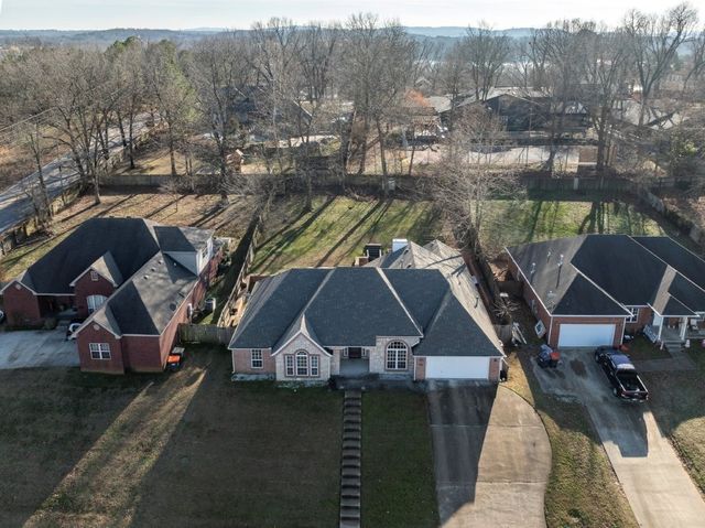 507 E Andrew Avenue, Springdale, AR 72764