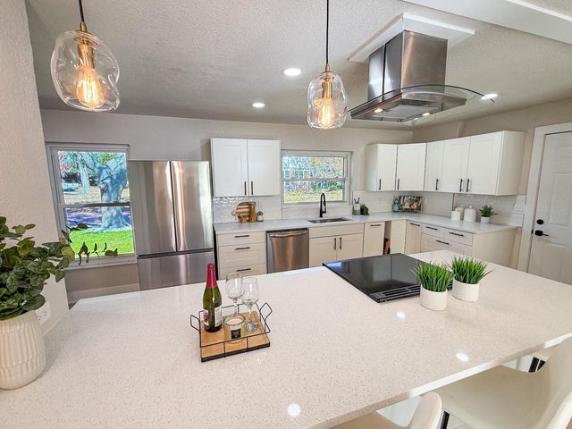 1470 SERPENTINE DRIVE S, St Petersburg, FL 33705