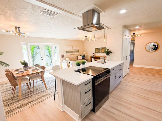 1470 SERPENTINE DRIVE S, St Petersburg, FL 33705