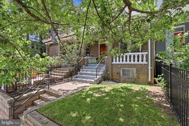 2212 NORTH CAPITOL ST NW, Washington, DC 20002