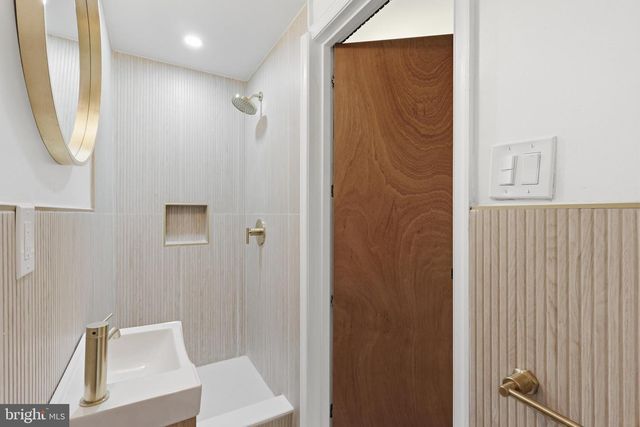 2212 NORTH CAPITOL ST NW, Washington, DC 20002