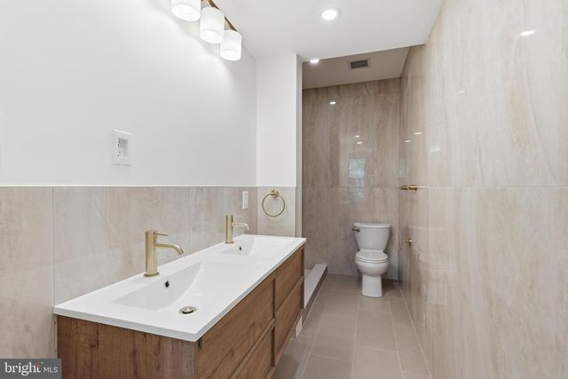 2212 NORTH CAPITOL ST NW, Washington, DC 20002