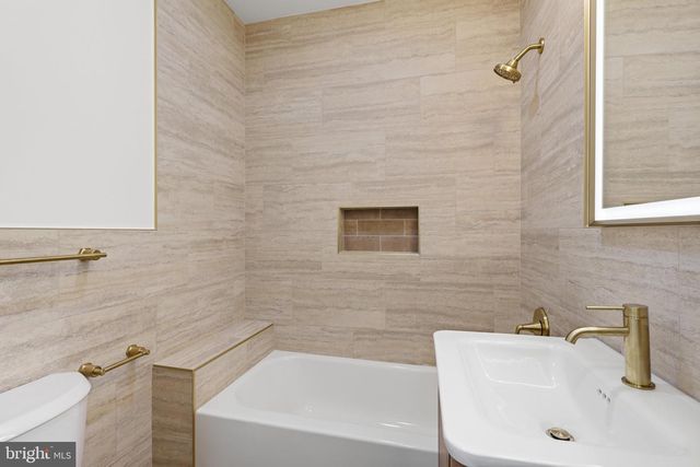 2212 NORTH CAPITOL ST NW, Washington, DC 20002