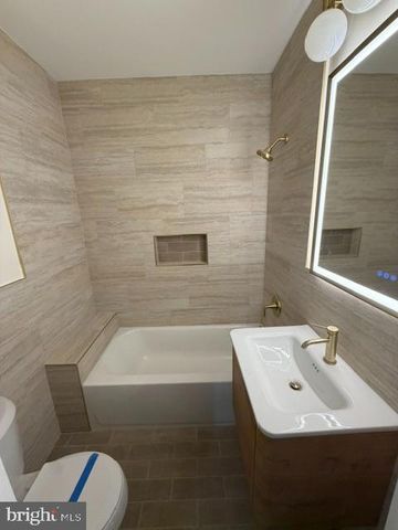 2212 NORTH CAPITOL ST NW, Washington, DC 20002
