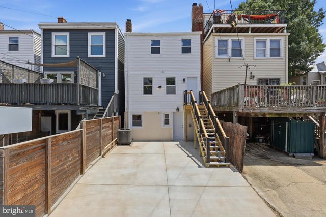 2212 NORTH CAPITOL ST NW, Washington, DC 20002