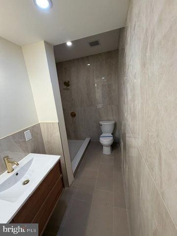 2212 NORTH CAPITOL ST NW, Washington, DC 20002