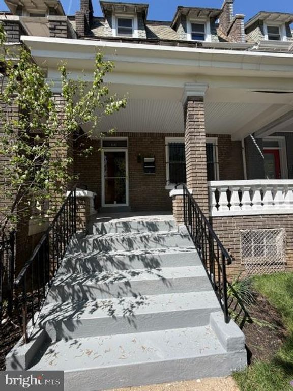 2212 NORTH CAPITOL ST NW, Washington, DC 20002
