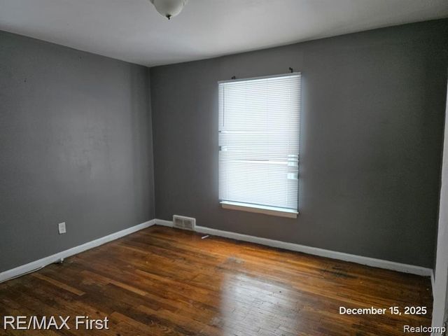 18582 Edinborough Road, Detroit, MI 48219